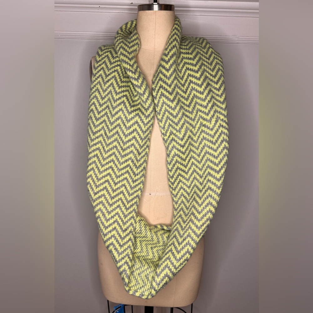 J. Crew Women’s Green Zigzag Infinity Scarf